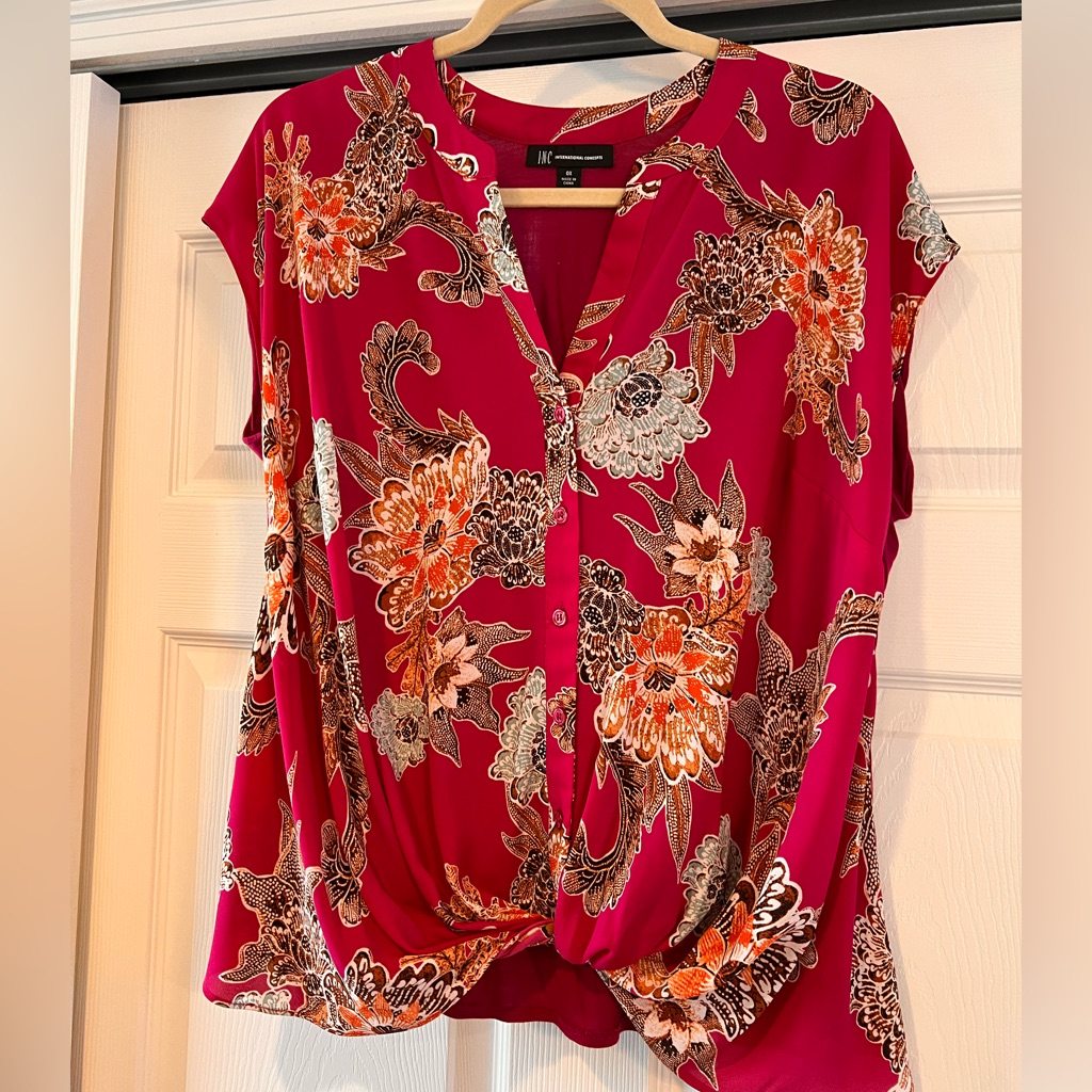 Pretty Printed Top With Twist Front Design